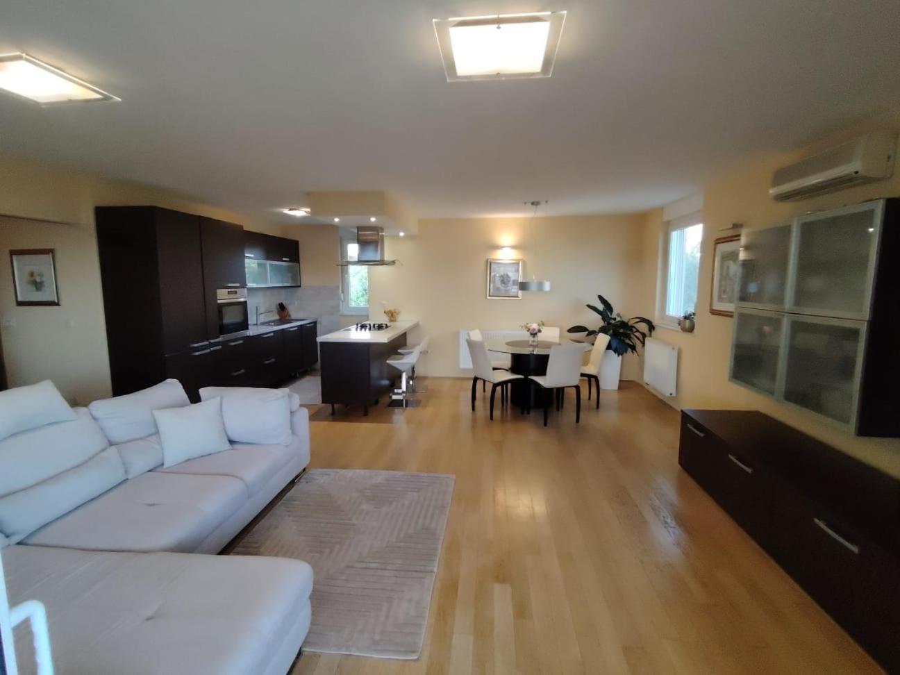 Luxury Beach Apartment ビオグラード・ナ・モル エクステリア 写真