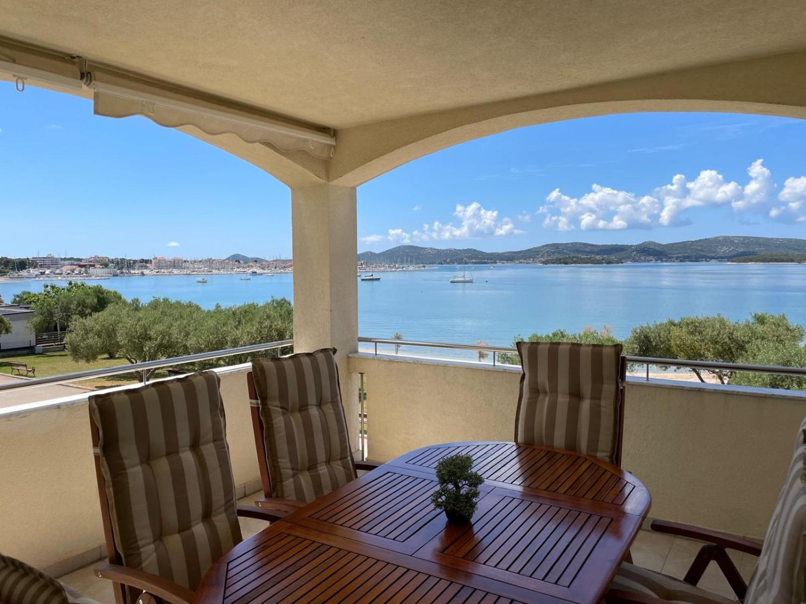 Luxury Beach Apartment ビオグラード・ナ・モル エクステリア 写真