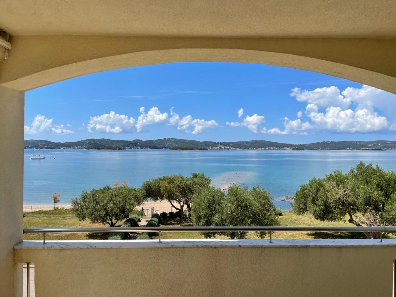 Luxury Beach Apartment ビオグラード・ナ・モル エクステリア 写真